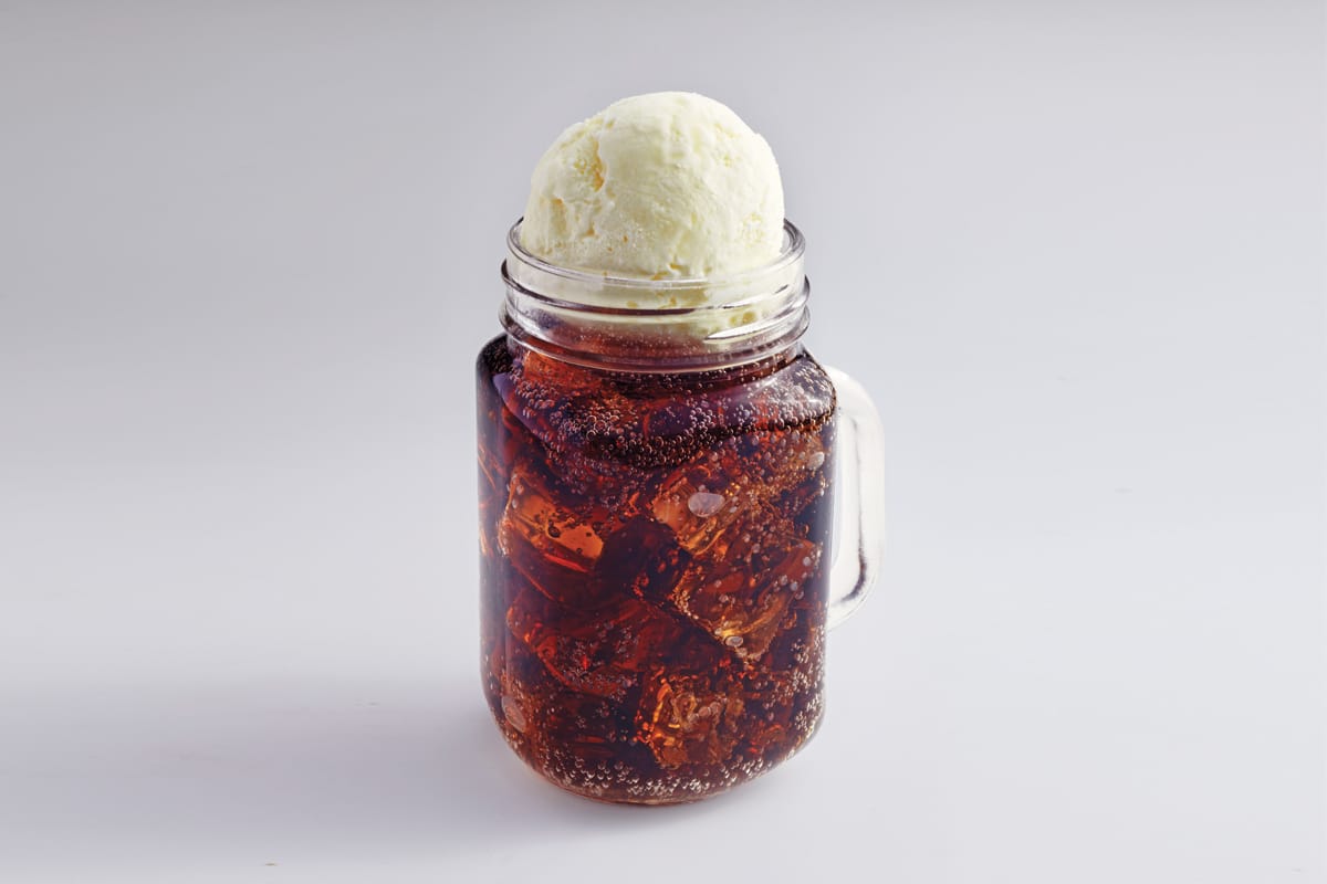 Cola-Float-edged-out